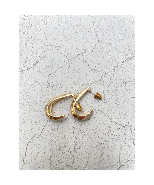 ulu（ウル）の「plump hoop pierce(silver925post)（ピアス（両耳用）・レディース・シルバー/ゴールド・FREE）」の4枚目の写真