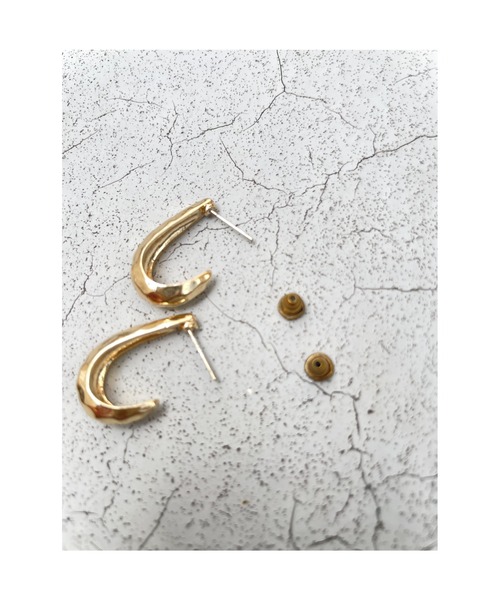 ulu（ウル）の「plump hoop pierce(silver925post)（ピアス（両耳用）・レディース・シルバー/ゴールド・FREE）」の5枚目の写真