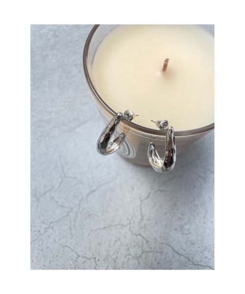 ulu（ウル）の「plump hoop pierce(silver925post)（ピアス（両耳用）・レディース・シルバー/ゴールド・FREE）」の7枚目の写真