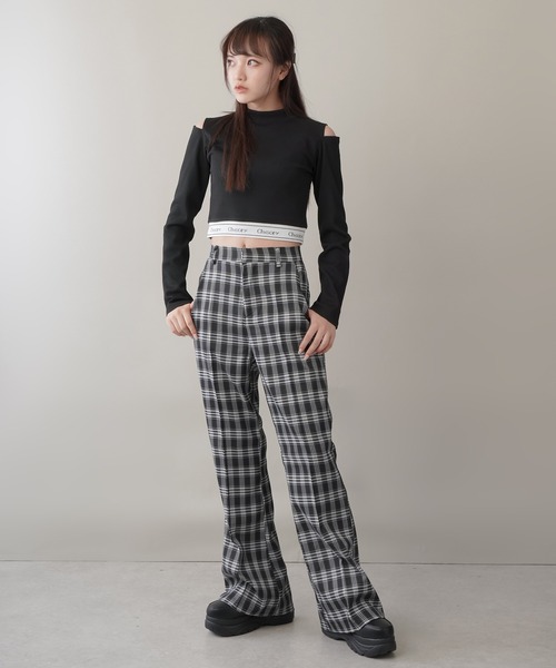 SPINNS(スピンズ)の「タータンチェックフレアパンツ(スラックス・レディース・ベージュ/ブラック系その他/レッド系その他・S/MEDIUM/ONESIZE)」の11枚目の写真