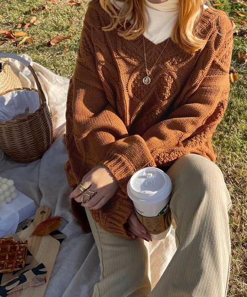 apres jour clair（アプレジュールクレア）の「【apres jour clair】Ｖケーブルニット（ニット/セーター・レディース・ナチュラル/オレンジ/ブラウン系その他・X-LARGE/フリー）」の3枚目の写真