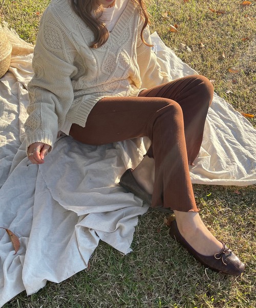 apres jour clair（アプレジュールクレア）の「【apres jour clair】Ｖケーブルニット（ニット/セーター・レディース・ナチュラル/オレンジ/ブラウン系その他・X-LARGE/フリー）」の4枚目の写真