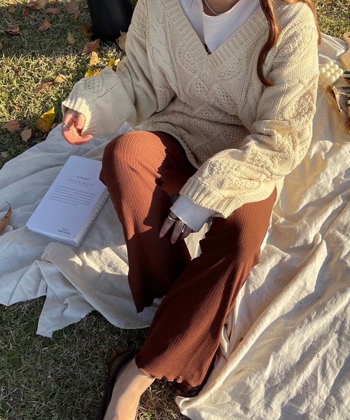 apres jour clair（アプレジュールクレア）の「【apres jour clair】Ｖケーブルニット（ニット/セーター・レディース・ナチュラル/オレンジ/ブラウン系その他・X-LARGE/フリー）」の9枚目の写真