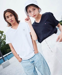 【オンライン限定】トミーヒルフィガー ワンポイントロゴVネックオーバーサイズTシャツ