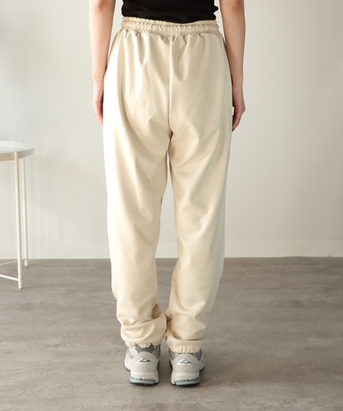 COURO（コウロ）の「裏シャギーフェイクスエードスウェットパンツ（スウェットパンツ・レディース・ライトグレー/ブラック/ベージュ/ブラウン/アイボリー・M/L）」の17枚目の写真