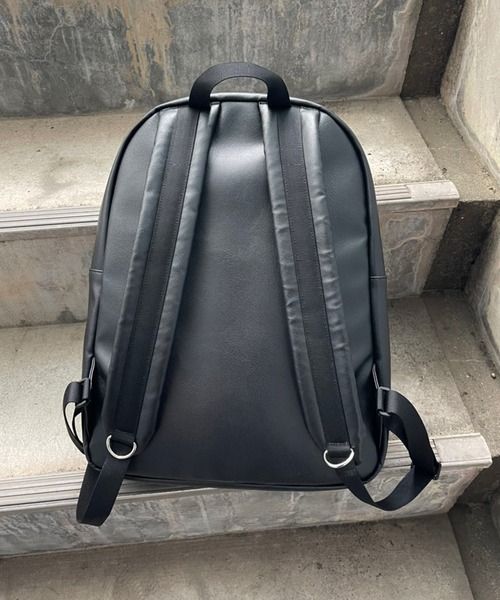 Mark Gonzales(マーク・ゴンザレス)の「MARK GONZALES/マークゴンザレス エコレザー ベーシックバックパック(バックパック/リュック・メンズ・ブラック・FREE)」の2枚目の写真