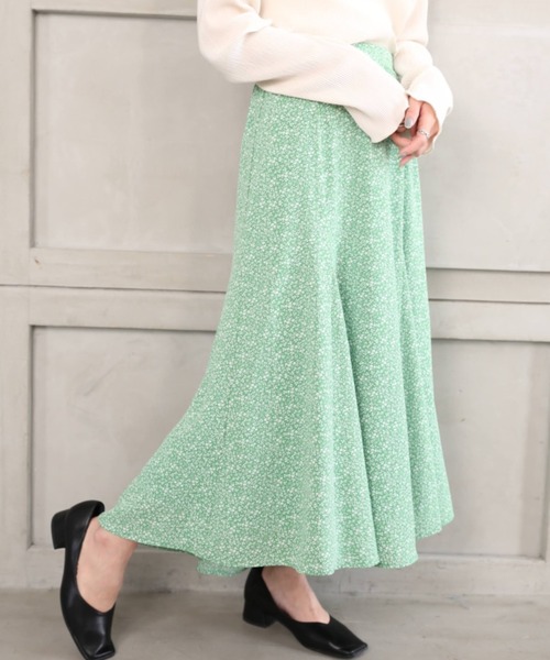 moment+（モーメントプラス）の「小花柄プリント マーメイド