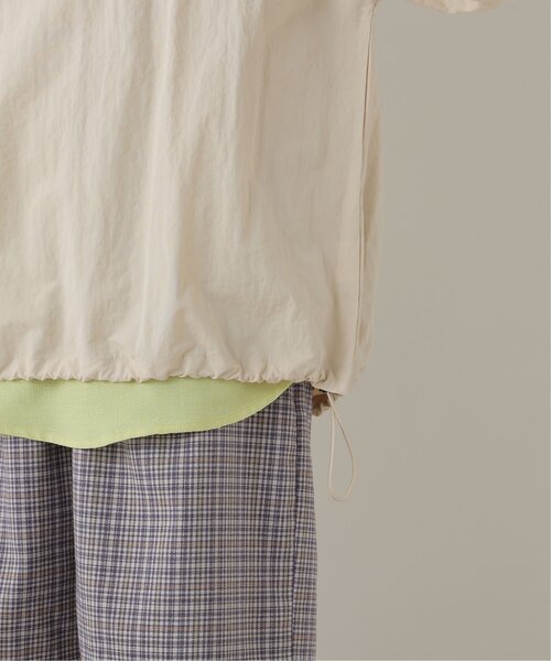 DOUBLE NAME（ダブルネーム）の「リプ襟布帛ドロストプルオーバー（その他トップス・レディース・ベージュ/スミクロ/キナリ・FREE）」の21枚目の写真