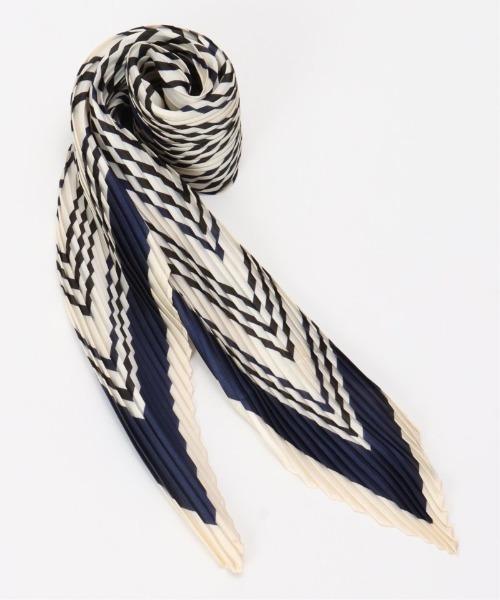 LBC(エルビーシー)の「ストライププリーツスカーフ(バンダナ/スカーフ・レディース・ネイビー/レッド/グリーン・FREE)」の3枚目の写真