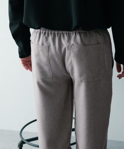 ITEMS URBANRESEARCH（アイテムズ アーバンリサーチ）の「エステルトロ イージーテーパードパンツ（その他パンツ・メンズ・グレー/ブラウン/ブルー/ブラック・MEDIUM/LARGE）」の16枚目の写真