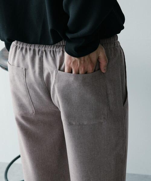 ITEMS URBANRESEARCH（アイテムズ アーバンリサーチ）の「エステルトロ イージーテーパードパンツ（その他パンツ・メンズ・グレー/ブラウン/ブルー/ブラック・MEDIUM/LARGE）」の17枚目の写真