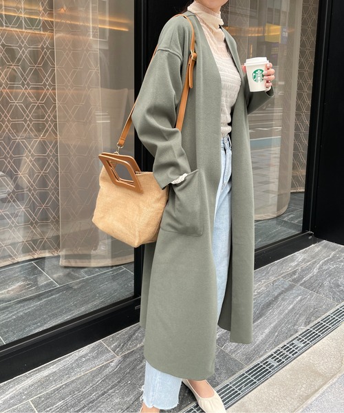 Meli rich（メリーリッチ）の「ベルト付き。オーバーサイズロングノーカラーコート（ノーカラーコート・レディース・モカ/オリーブ・MEDIUM）」の14枚目の写真
