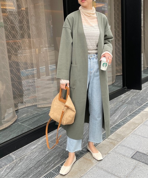 Meli rich（メリーリッチ）の「ベルト付き。オーバーサイズロングノーカラーコート（ノーカラーコート・レディース・モカ/オリーブ・MEDIUM）」の8枚目の写真