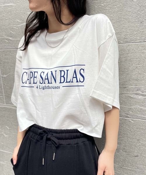 WEGO(ウィゴー)の「WEGO/グラフィックショートT(Tシャツ/カットソー・レディース・ホワイト/ブラック/ダークグリーン/レッド/オフホワイト/イエロー/ブルー/その他1/オートミール/ホワイト系その他/ブラック系その他/ライトパープル/スミクロ/ブルー系その他/その他2/その他3/その他4/オレンジ/その他5・SMALL/MEDIUM)」の4枚目の写真