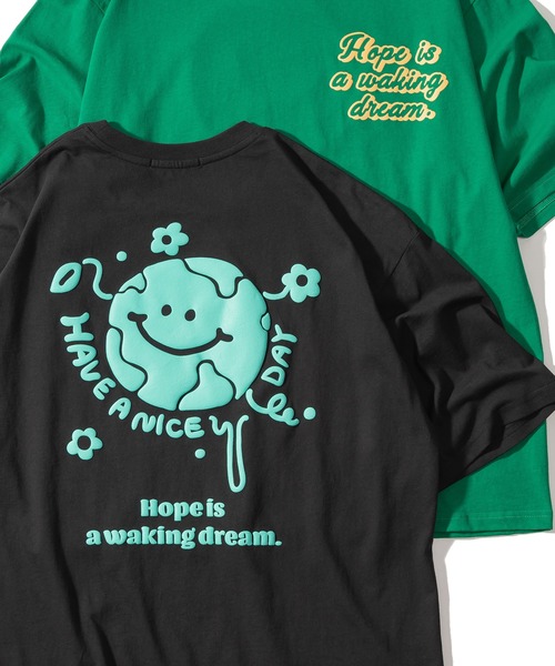 SlashDate（スラッシュデイト）の「グラフィック発泡プリントTシャツ/バックプリント/ビッグシルエット/袖配色/ラグランT（Tシャツ/カットソー・レディース・ホワイト/ブラック/ブルー/グリーン/ホワイト系その他/ブラック系その他/ホワイト系その他2/ホワイト系その他3・M/L）」の6枚目の写真