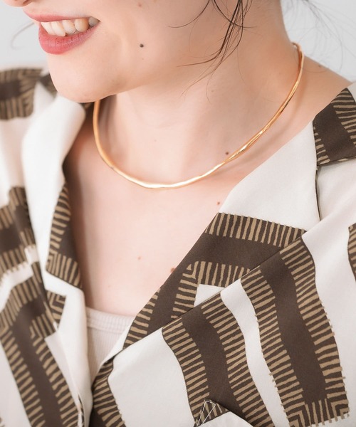 KBF(ケイビーエフ)の「メタルチョーカー(ネックレス・レディース・シルバー/ゴールド・ONE)」の3枚目の写真