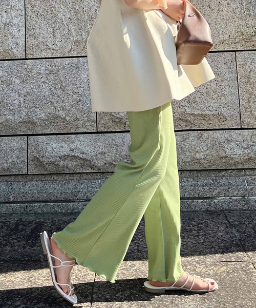 Petitle（プチレ）の「[ 低身長向けサイズ ] 裾メローイージーリブパンツ（その他パンツ・レディース・ブラック/レッド/グリーン/ライトベージュ/オレンジ系/ブラウン/パープル/パープル系/ブルー/ライトグリーン/ライトブルー/アイボリー系/グレー系/チャコール/イエロー系・M/PM）」の8枚目の写真