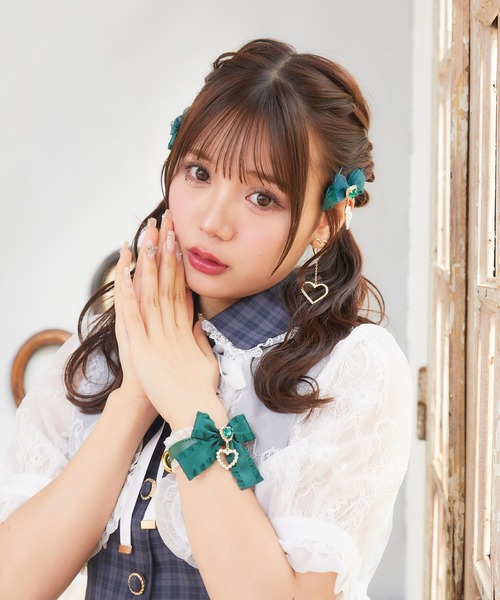 ROJITA（ロジータ）の「フリルリボンハートビジュブレスレット（ブレスレット・レディース・ブラック/パープル/レッド/ピンク/イエロー/ブルー/グリーン/オレンジ・FREE）」の4枚目の写真