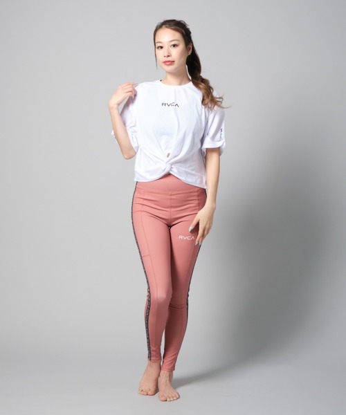RVCA(ルーカ)の「RVCA/ルーカ 水陸両用/ハイウエスト サイドテープ柄フィットネスレギンス /セットアップ対応 BC043-868(レギンス/スパッツ・レディース・ブラック/ピンク・S/M)」の5枚目の写真