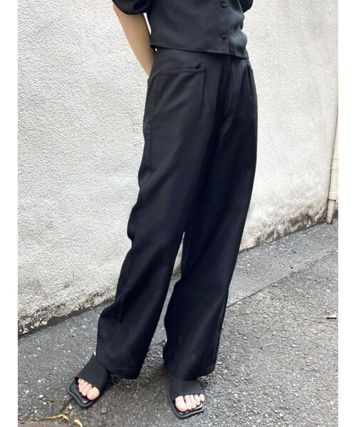 EMODA（エモダ）の「サイドポケットワイドパンツ（その他パンツ・レディース・ブラック/ブルー/アイボリー・SMALL/MEDIUM）」の2枚目の写真
