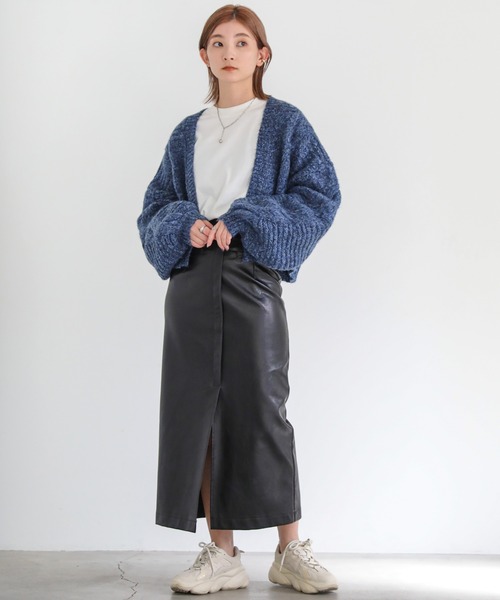 select MOCA（セレクトモカ）の「ケーブル編みオーバーニットショートカーディガン（カーディガン/ボレロ・レディース・レッド/ブルー/グレイッシュベージュ・FREE）」の5枚目の写真