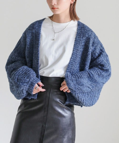select MOCA（セレクトモカ）の「ケーブル編みオーバーニットショートカーディガン（カーディガン/ボレロ・レディース・レッド/ブルー/グレイッシュベージュ・FREE）」の12枚目の写真