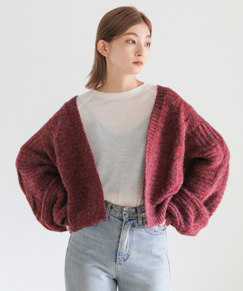 select MOCA（セレクトモカ）の「ケーブル編みオーバーニットショートカーディガン（カーディガン/ボレロ・レディース・レッド/ブルー/グレイッシュベージュ・FREE）」の11枚目の写真