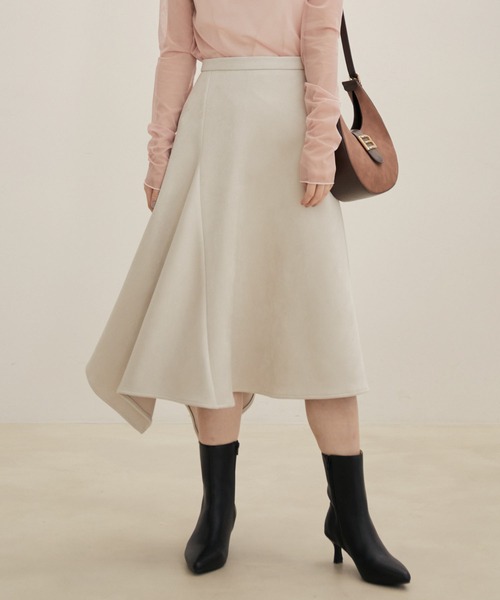 VIS(ビス)の「エコスエードアシンメトリーフレアスカート【sustainable】(スカート・レディース・キナリ/ダークブラウン/パープル系その他・L/M/S)」の6枚目の写真