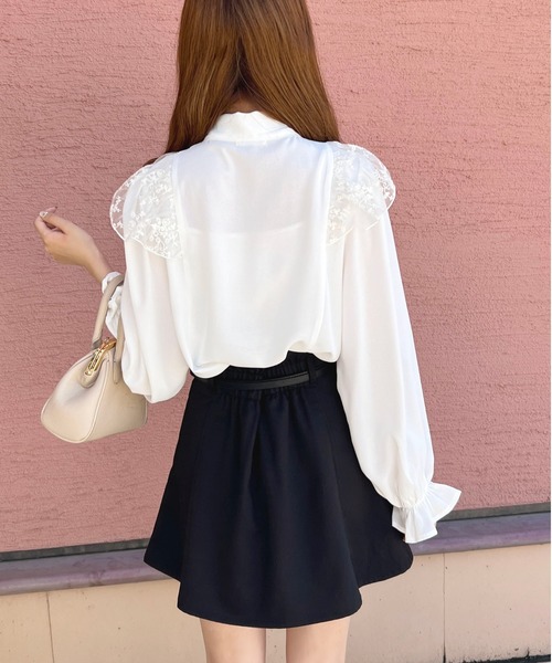 apres jour（アプレジュール）の「レース×ボウタイブラウス【ZOZOTOWN限定アイテム】（シャツ/ブラウス・レディース・アイボリー/オフホワイト/ブラック・X-LARGE/フリー）」の4枚目の写真