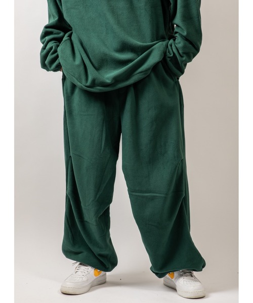 Beno(ビーノ)の「カラーマイクロフリース ワイドバルーン ドローコード パンツ(スウェットパンツ・メンズ・ブラック/ブルー/ホワイト/オレンジ/パープル/グリーン・L/M)」の4枚目の写真