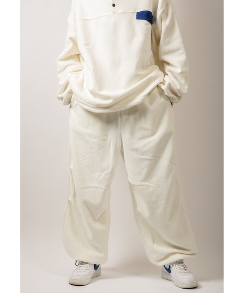 Beno(ビーノ)の「カラーマイクロフリース ワイドバルーン ドローコード パンツ(スウェットパンツ・メンズ・ブラック/ブルー/ホワイト/オレンジ/パープル/グリーン・L/M)」の16枚目の写真