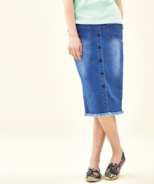 GIORDANO（ジョルダーノ）の「[GIORDANO]フロントボタンデニムスカート（スカート・レディース・インディゴブルー/ネイビー・FREE）」の2枚目の写真