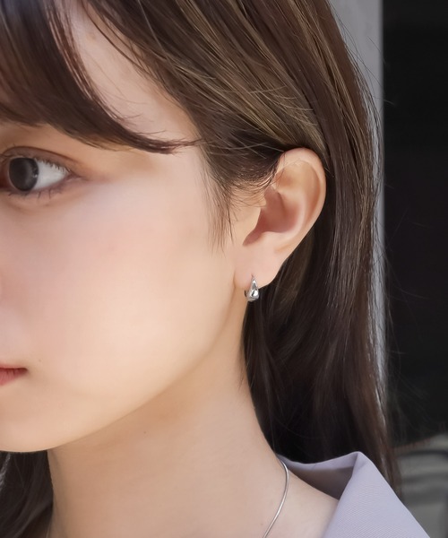blackdia ocean(ブラックダイヤオーシャン)の「blackdia ocean ドロップフープピアス(ピアス(両耳用)・レディース・シルバー/ゴールド/ピンクゴールド・#7/#10/#13)」の13枚目の写真