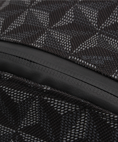 INDISPENSABLE (インディスペンサブル)の「WEGO/INDISPENSABLE デイパック DOUBLE O(バックパック/リュック・メンズ・ブラック/ブラック系その他/その他1/その他2・FREE)」の8枚目の写真