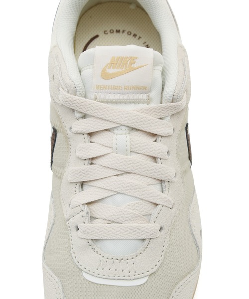 NIKE（ナイキ）の「【NIKE/ナイキ】ウィメンズベンチャーランナー（スニーカー・レディース・ホワイト系その他・24.5cm/23.5cm/23.0cm/24.0cm）」の8枚目の写真