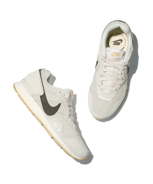 NIKE（ナイキ）の「【NIKE/ナイキ】ウィメンズベンチャーランナー（スニーカー・レディース・ホワイト系その他・24.5cm/23.5cm/23.0cm/24.0cm）」の4枚目の写真