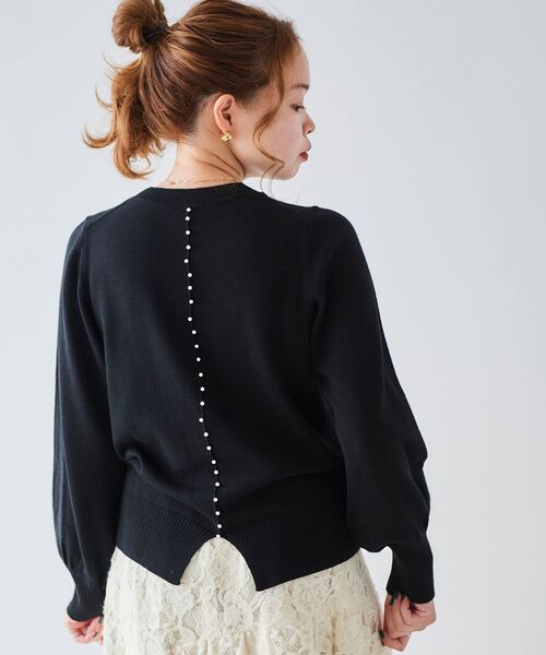 le.coeur blanc（ルクールブラン）の「バックパールニットプルオーバー（ニット/セーター・レディース・ブラック/グレー/オフホワイト・38）」の2枚目の写真