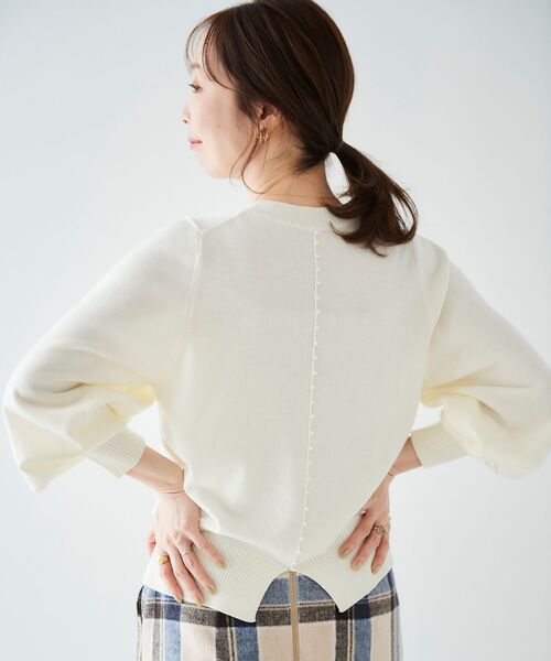 le.coeur blanc（ルクールブラン）の「バックパールニットプルオーバー（ニット/セーター・レディース・ブラック/グレー/オフホワイト・38）」の11枚目の写真