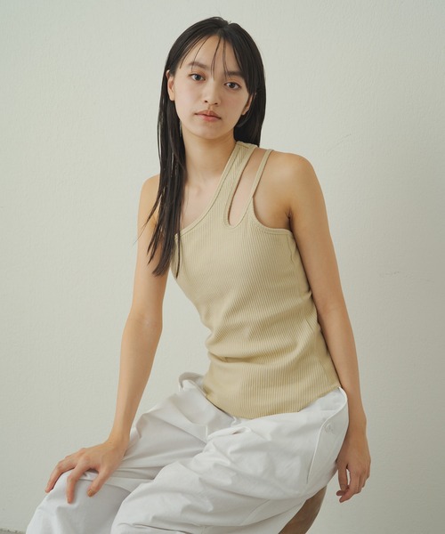 earthy（アーシー）の「earthy_リブワンショルデザインタンクトップ（タンクトップ・レディース・アイボリー/ブラック/ベージュ・S/M）」の7枚目の写真