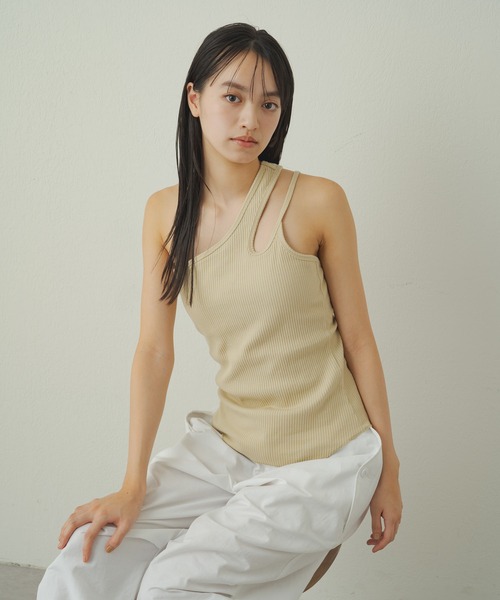 earthy（アーシー）の「earthy_リブワンショルデザインタンクトップ（タンクトップ・レディース・アイボリー/ブラック/ベージュ・S/M）」の9枚目の写真