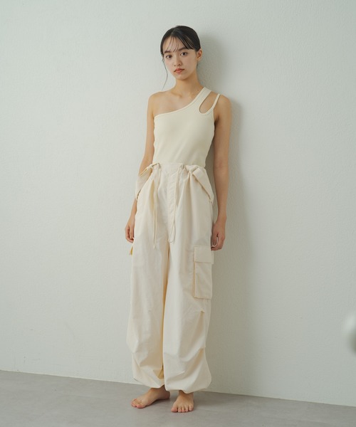 earthy（アーシー）の「earthy_リブワンショルデザインタンクトップ（タンクトップ・レディース・アイボリー/ブラック/ベージュ・S/M）」の14枚目の写真