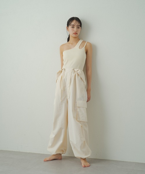 earthy（アーシー）の「earthy_リブワンショルデザインタンクトップ（タンクトップ・レディース・アイボリー/ブラック/ベージュ・S/M）」の16枚目の写真