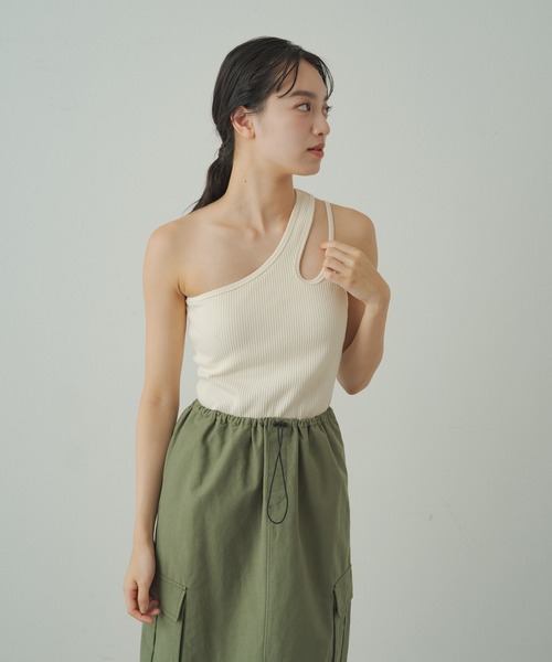 earthy（アーシー）の「earthy_リブワンショルデザインタンクトップ（タンクトップ・レディース・アイボリー/ブラック/ベージュ・S/M）」の21枚目の写真