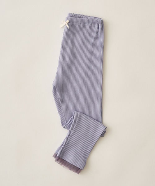 Lycee mine（リセマイン）の「裾チュールフリル9分丈テレコレギンス（レギンス/スパッツ・キッズ・ブラック/ライトピンク/ライトベージュ/サックスブルー系/アイボリー・130cm/110cm/150cm/120cm/100cm/140cm）」の4枚目の写真