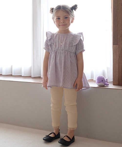 Lycee mine（リセマイン）の「裾チュールフリル9分丈テレコレギンス（レギンス/スパッツ・キッズ・ブラック/ライトピンク/ライトベージュ/サックスブルー系/アイボリー・130cm/110cm/150cm/120cm/100cm/140cm）」の6枚目の写真