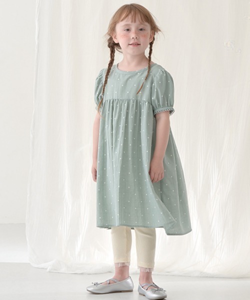 Lycee mine（リセマイン）の「裾チュールフリル9分丈テレコレギンス（レギンス/スパッツ・キッズ・ブラック/ライトピンク/ライトベージュ/サックスブルー系/アイボリー・130cm/110cm/150cm/120cm/100cm/140cm）」の7枚目の写真