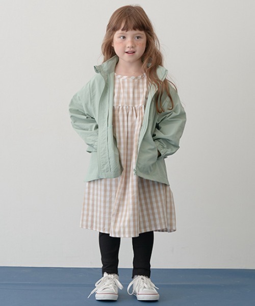 Lycee mine（リセマイン）の「裾チュールフリル9分丈テレコレギンス（レギンス/スパッツ・キッズ・ブラック/ライトピンク/ライトベージュ/サックスブルー系/アイボリー・130cm/110cm/150cm/120cm/100cm/140cm）」の9枚目の写真