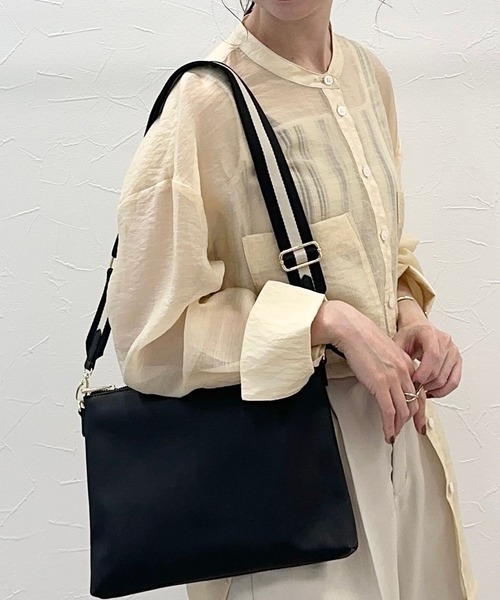 LEPSIM(レプシィム)の「テープベルトショルダーバッグ 177851(ショルダーバッグ・レディース・ベージュ/アイボリー/ブラック・ONE SIZE)」の19枚目の写真