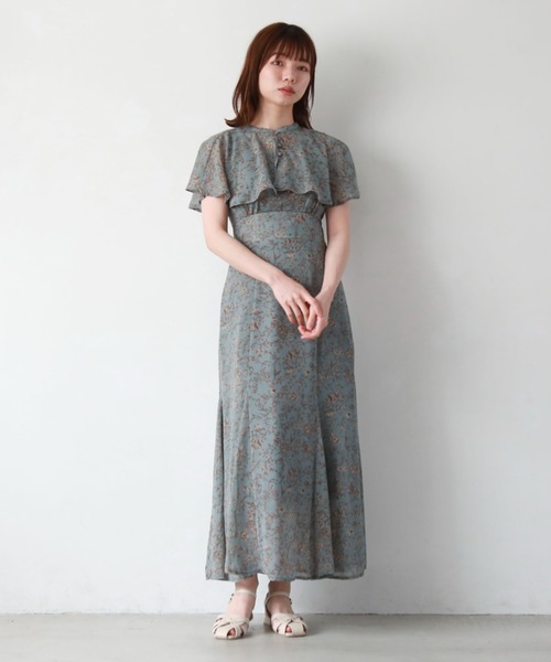 archives(アルシーヴ)の「ケープカラー花柄マーメイドワンピース(ワンピース・レディース・アイボリー/ベージュ/ブルー・MEDIUM)」の10枚目の写真