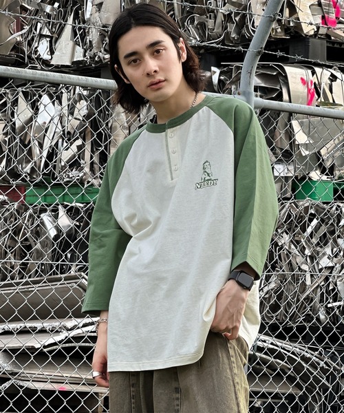 ヘンリーネックラグランプリントTシャツ（Tシャツ/カットソー